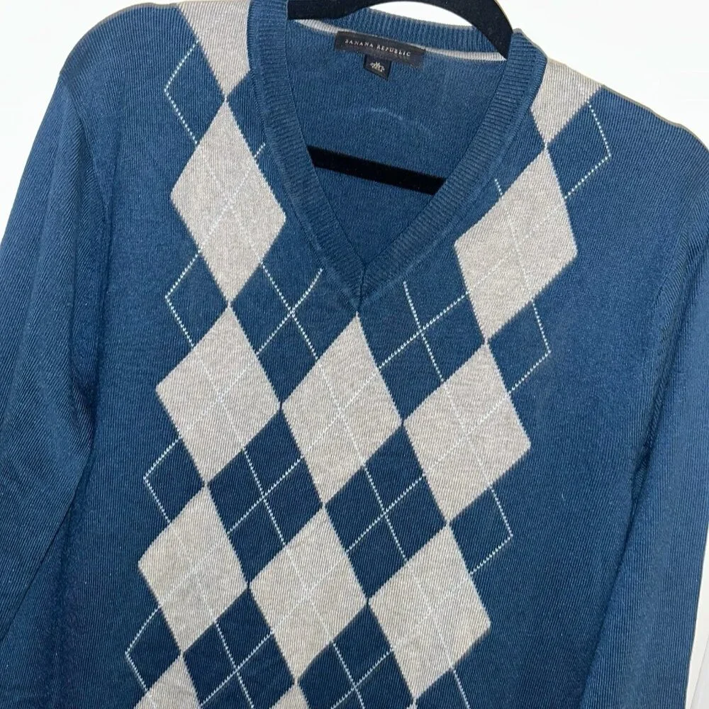 Banana Republic Blue Argyle V-Neck Silk Cashmere Blend Preppy Sweater Medium